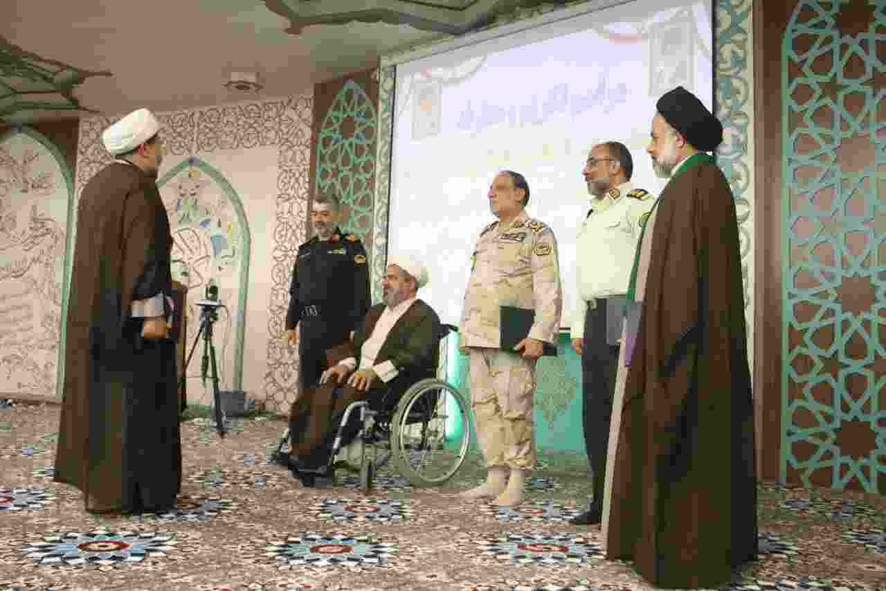 مراسم تکریم و معارفه رئیس عقیدتی سیاسی فرماندهی انتظامی استان خوزستان مراسم تکریم و معارفه رئیس عقیدتی سیاسی فرماندهی انتظامی استان خوزستان