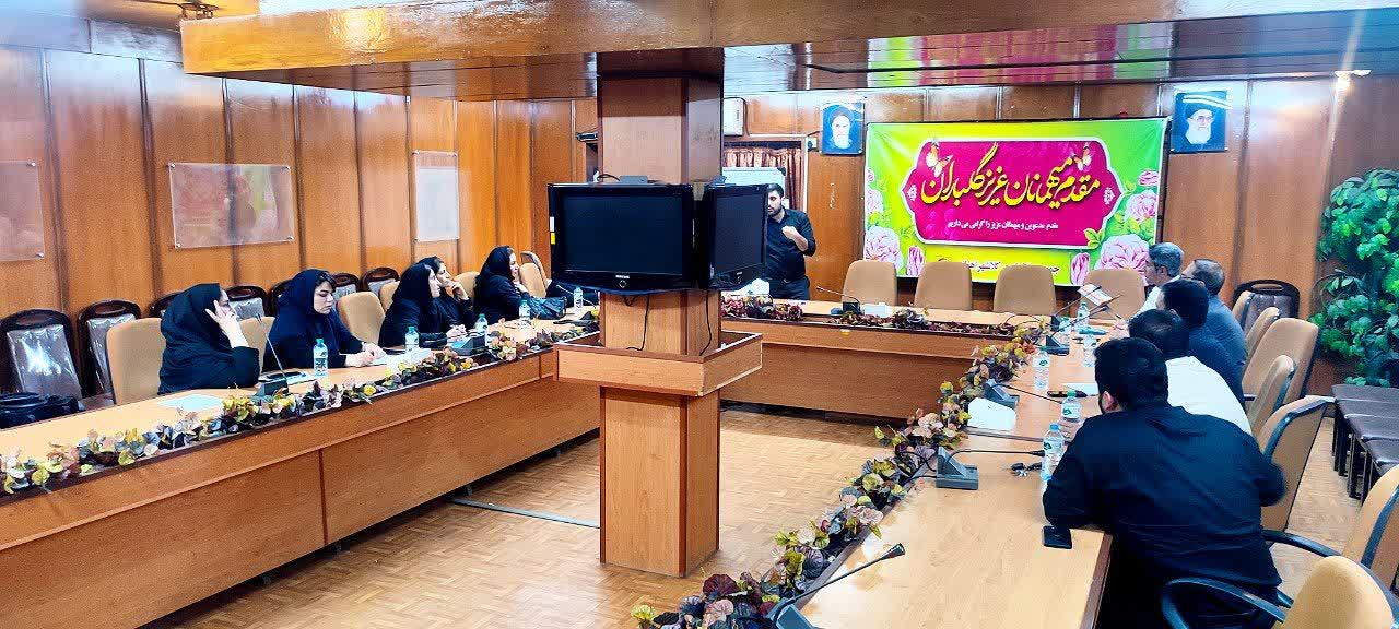 به همت کمیته آموزش خانه مطبوعات خوزستان ؛ دوره آموزشی احیای قلبی ریوی (چگونه نجاتگر باشیم؟) در اهواز برگزار شد به همت کمیته آموزش خانه مطبوعات خوزستان ؛ دوره آموزشی احیای قلبی ریوی (چگونه نجاتگر باشیم؟) در اهواز برگزار شد