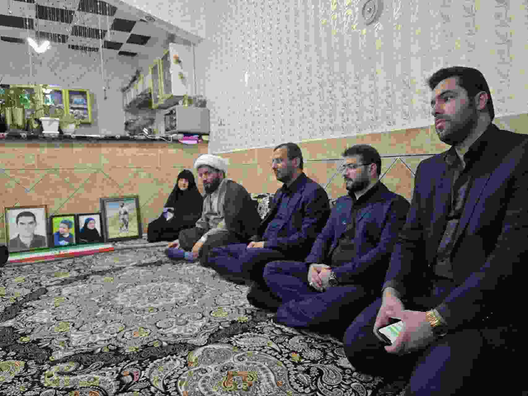 ادامه سفرهای استانی مسئولان بنیاد شهید و سازمان اقتصادی کوثر | دیدار و تجلیل از ۷ خانواده شهید در شهرستان اندیمشک ادامه سفرهای استانی مسئولان بنیاد شهید و سازمان اقتصادی کوثر | دیدار و تجلیل از ۷ خانواده شهید در شهرستان اندیمشک