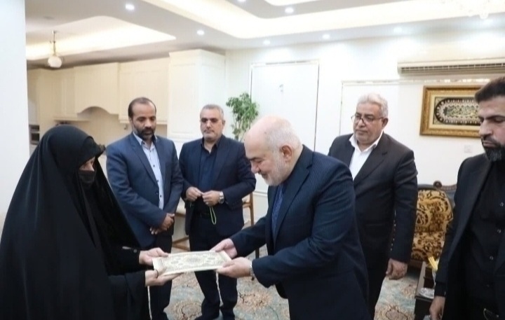 استاندار خوزستان با خانواده شهید علی هاشمی دیدار کرد